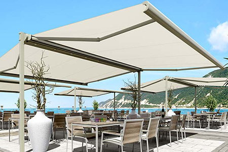 Mái che di động không chỉ có tác dụng che chắn mà còn tăng tính thẩm mỹ của ngôi nhà