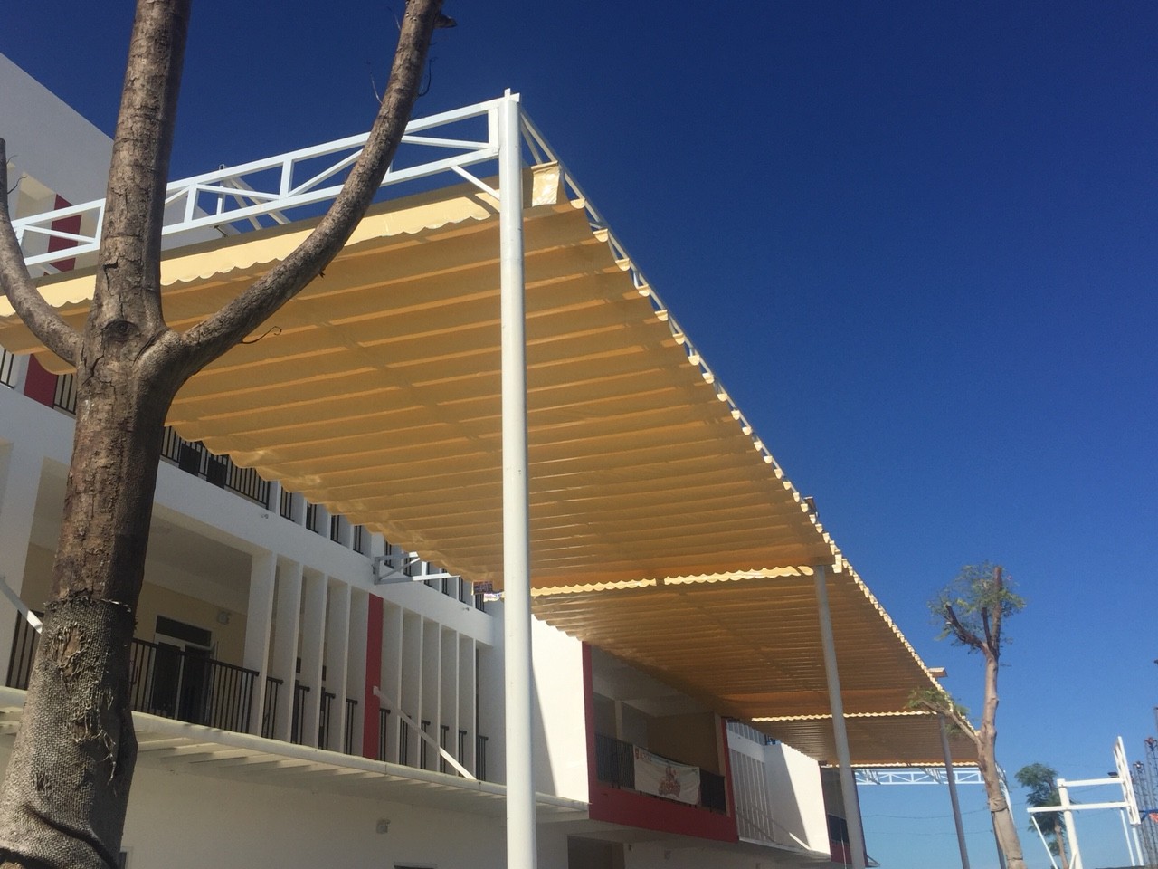 Mái che di động TPHCM - Giải pháp tối ưu cho không gian ngoài trời linh hoạt và bền vững