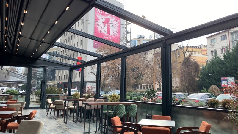 Mái che quán cafe - Giải pháp tối ưu cho không gian thưởng thức cà phê lý tưởng