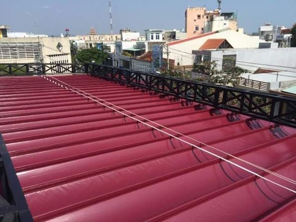 Lắp đặt mái xếp giá rẻ – Giải pháp tiết kiệm không gian và chi phí cho mọi công trình